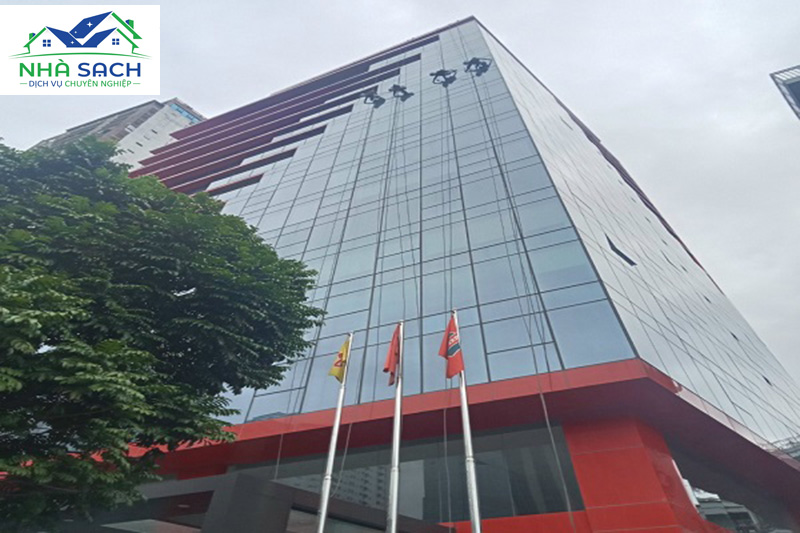 Dịch vụ đu dây lau kính tại Bà Rịa Vũng Tàu