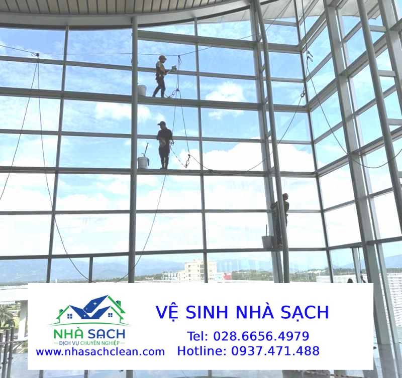 Lau kính cao tầng