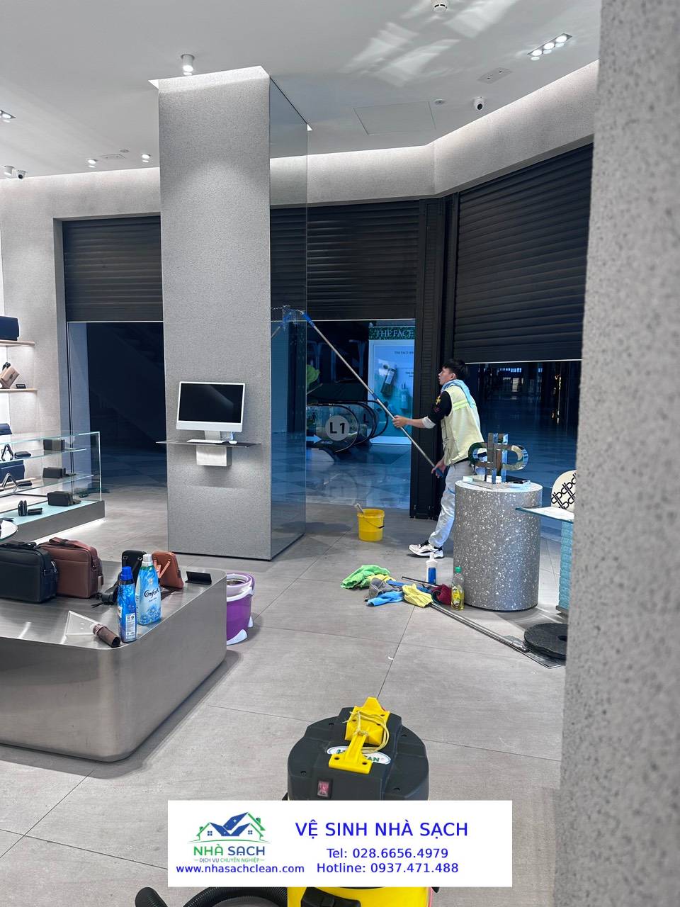 Đội vệ sinh cho trung tâm thương mại số lượng lớn