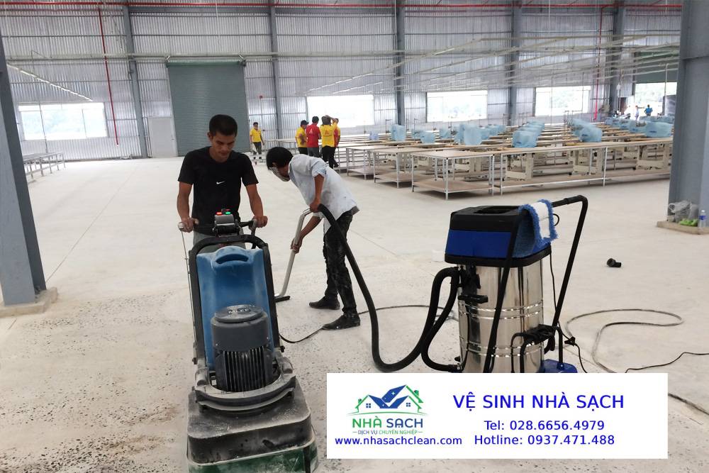 Dịch Vụ Vệ Sinh Cho Xưởng Cơ Khí: Xử Lý Sạch Dầu Mỡ & Bụi Kim Loại