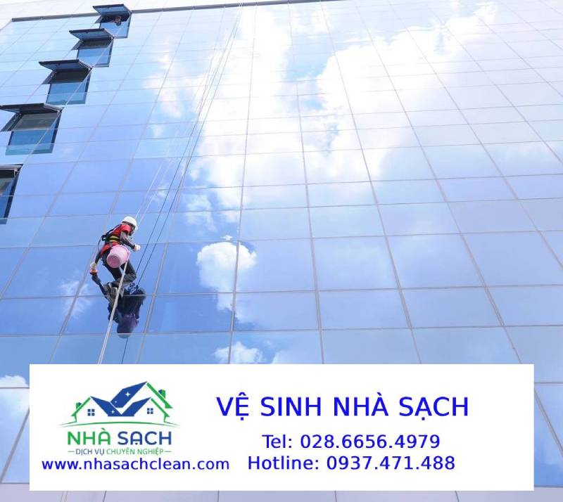 Dịch vụ vệ sinh, lau kính tòa nhà cao tầng Quận Bình Thạnh