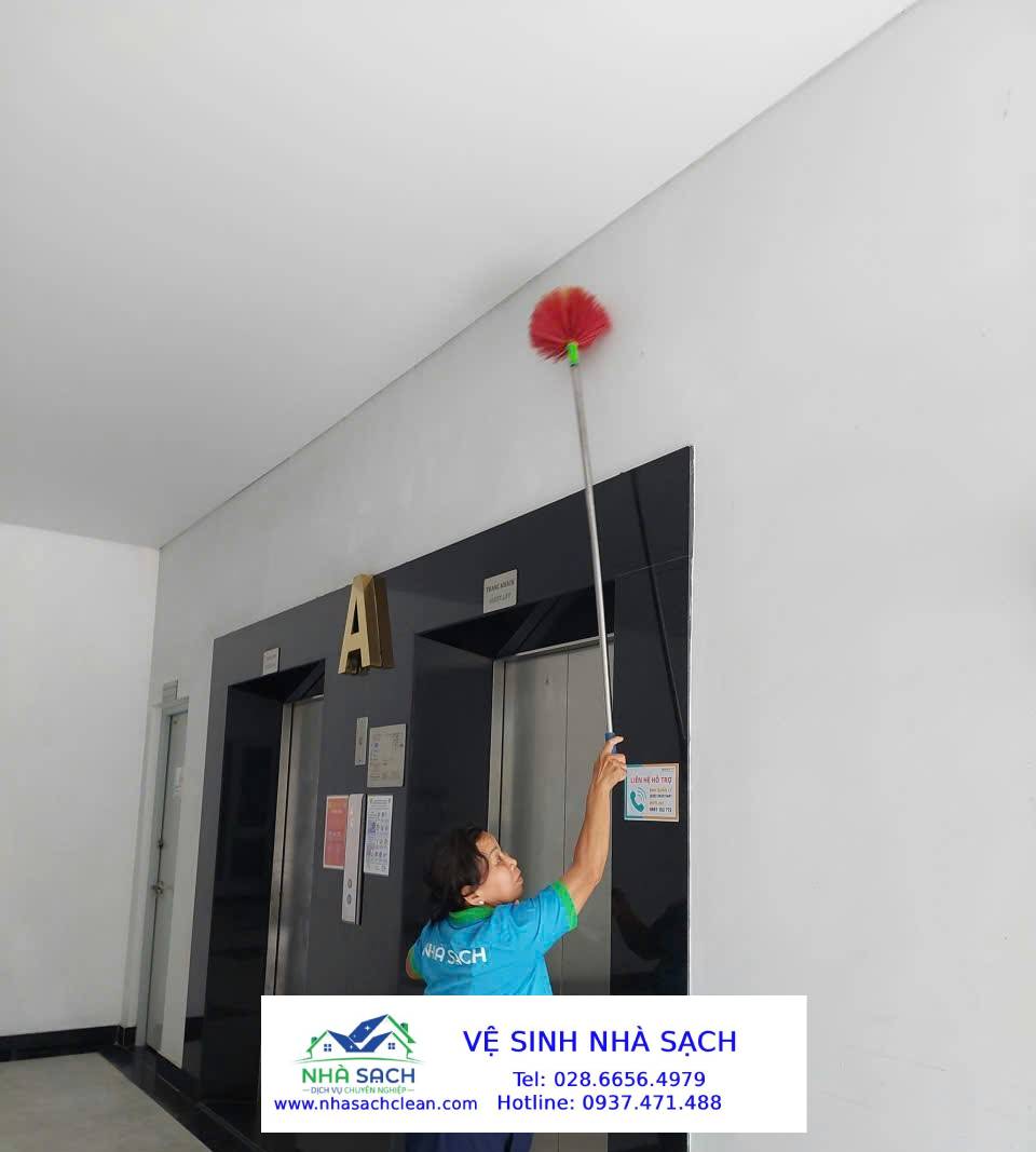 Vệ Sinh Công Nghiệp Toàn Diện | Dịch Vụ Chuyên Nghiệp Tại TP.HCM