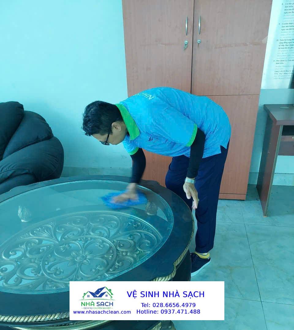 Vệ Sinh Công Nghiệp Toàn Diện | Dịch Vụ Chuyên Nghiệp Tại TP.HCM