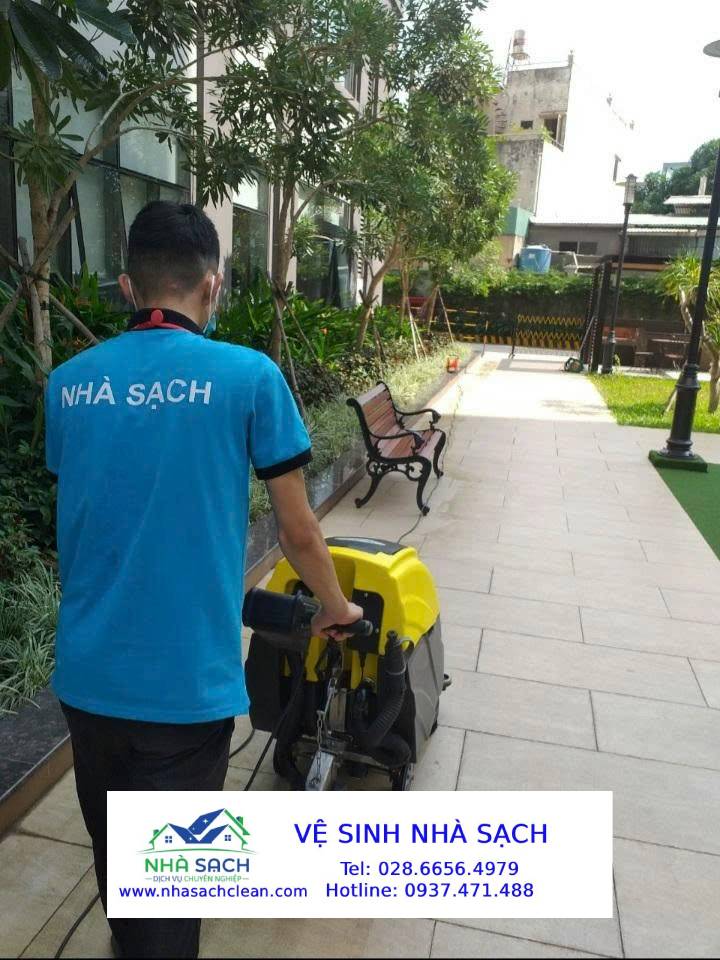 Dịch vụ vệ sinh chuyên nghiệp giá bao nhiêu?