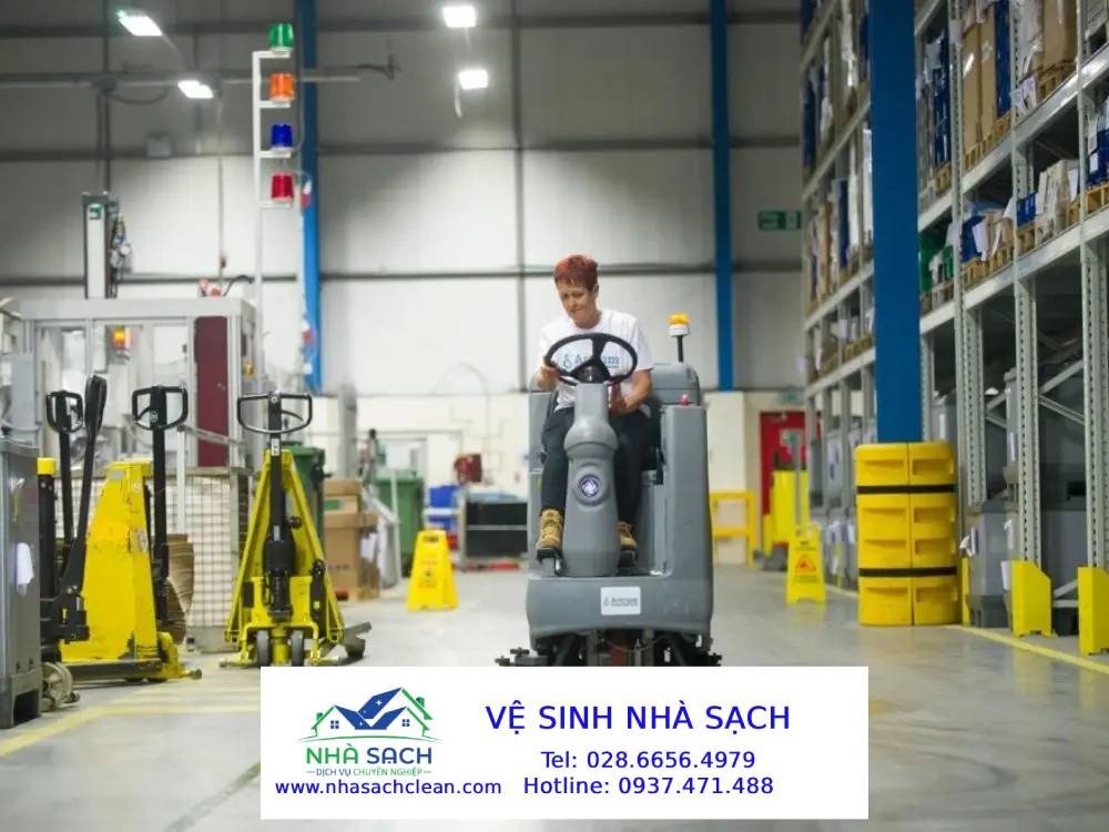 Kéo Dài Tuổi Thọ Sàn & Máy Móc: Lợi Ích "Vàng" Của Vệ Sinh Chuyên Nghiệp